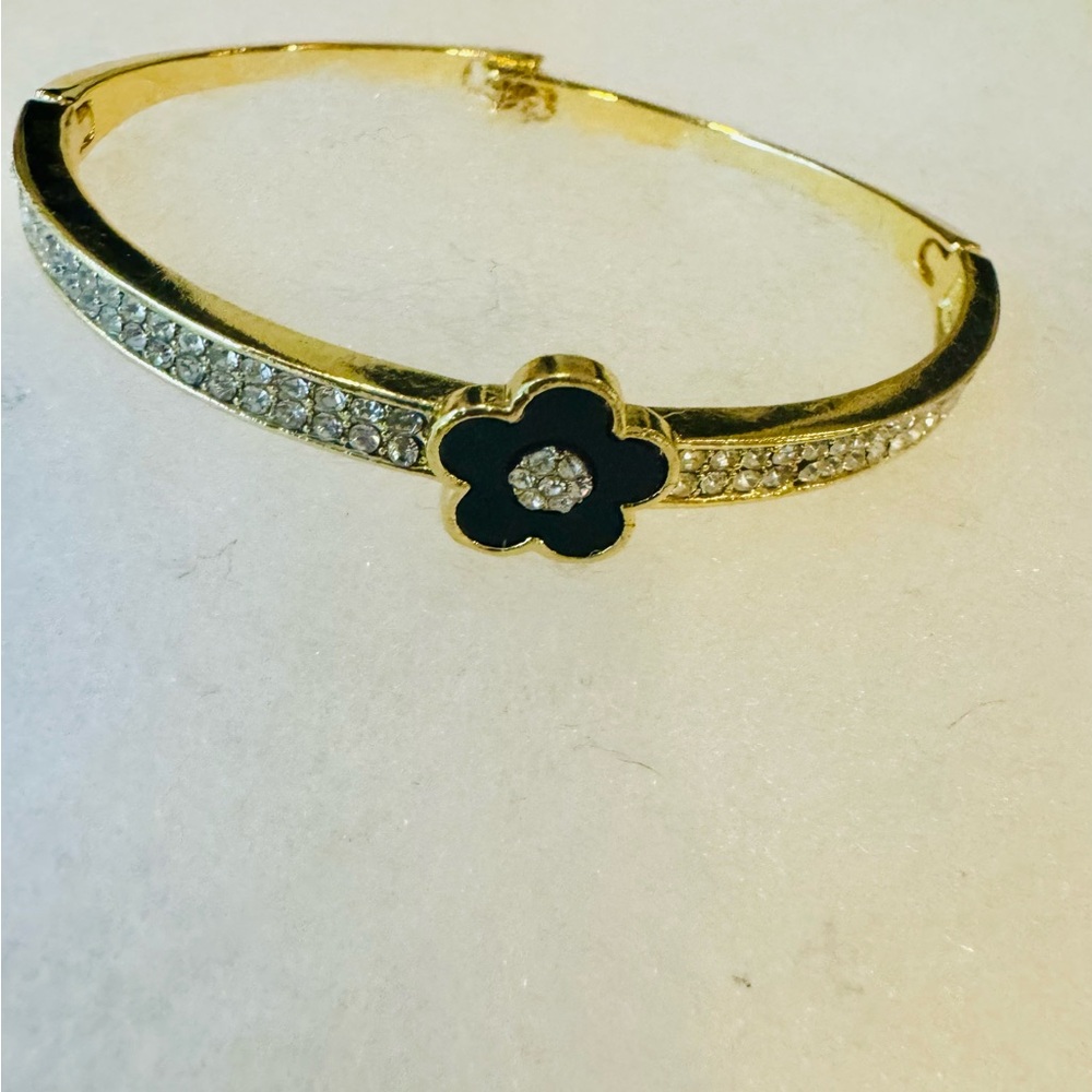 Clover bracelet New.